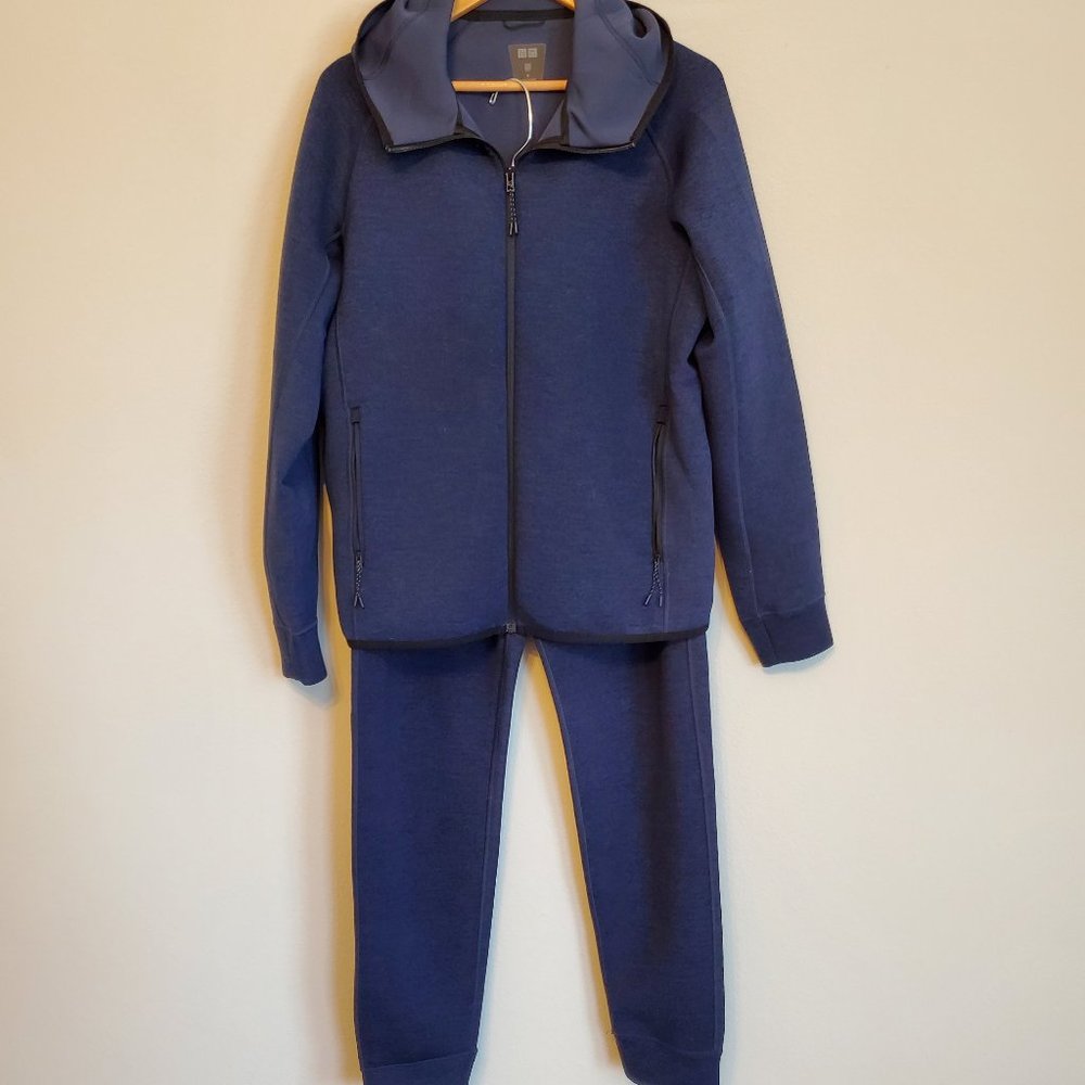 Uniqlo Men's Navy Hoodie and Sweatpants Size: M